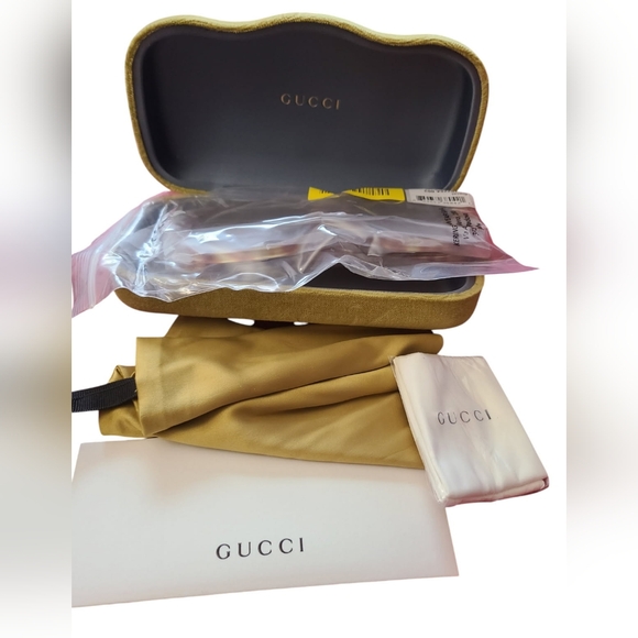 Brand new women's Gucci sunglasses - Picture 5 of 5